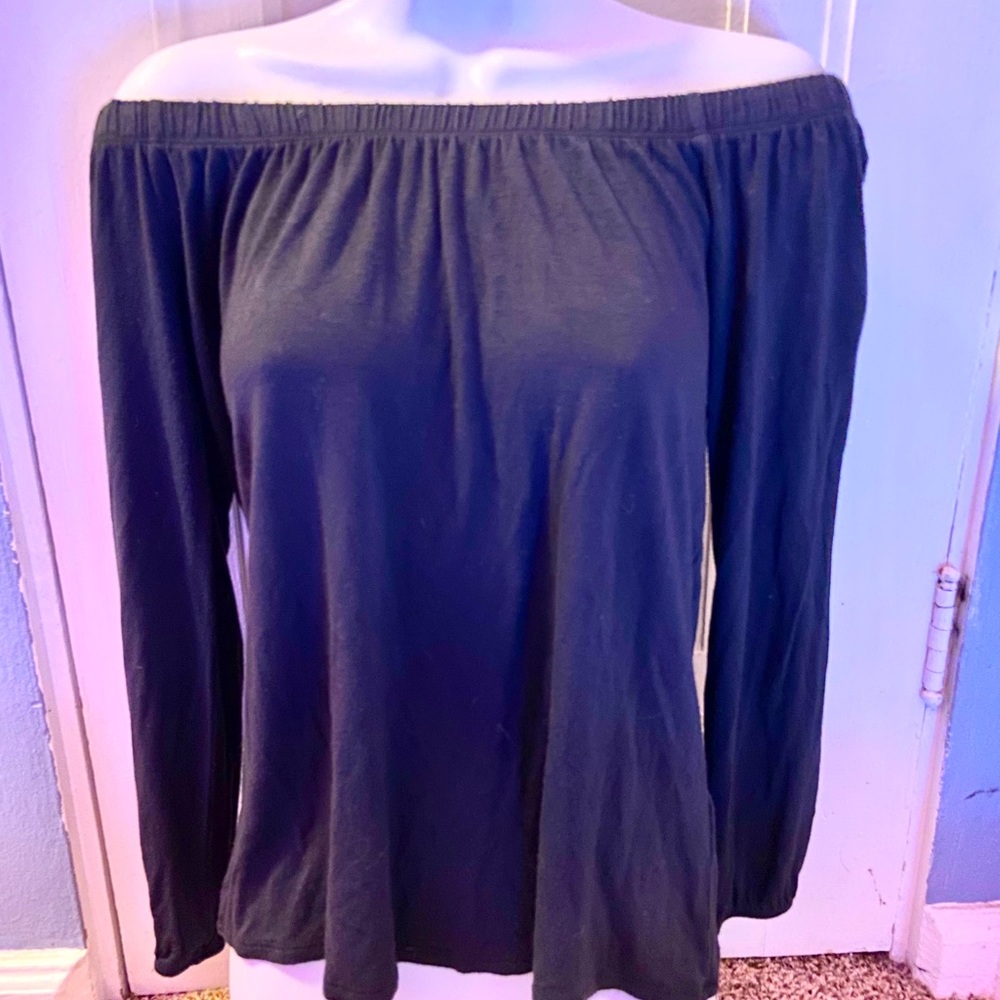 Hollister off the shoulder shirt